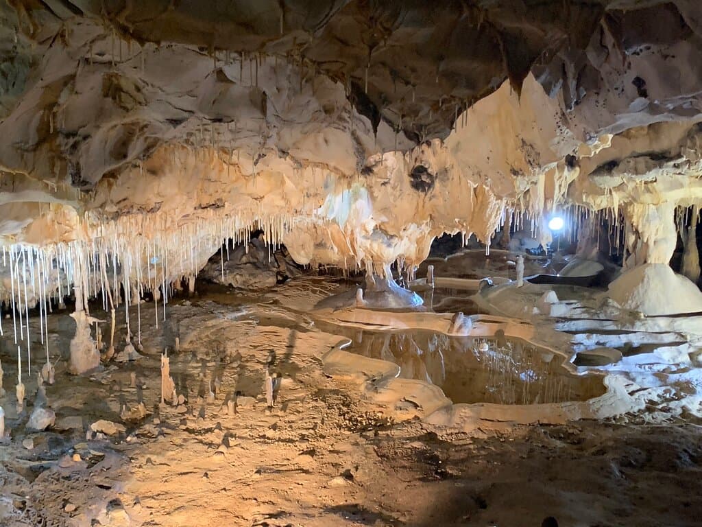 Grotte de Thouzon
