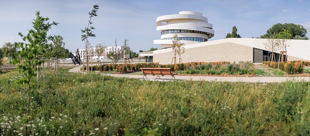 Architecture du bâtiment de la Cité des Climats et vins de Bourgogne à Beaune
