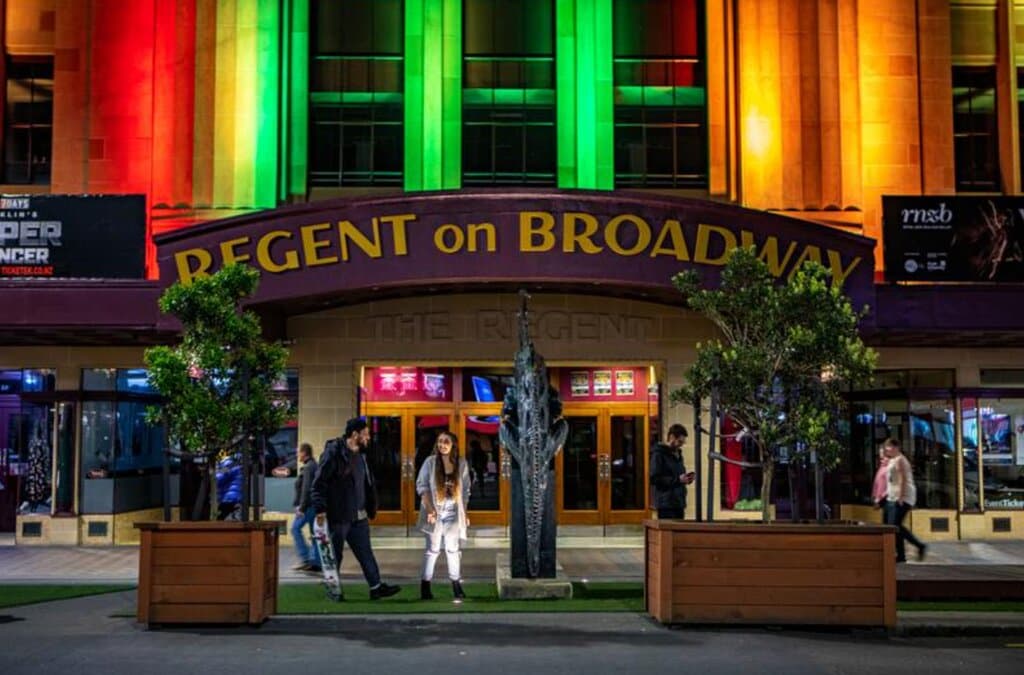 Regent On Broadway is described as being among the top four performing arts centres in New Zealand, alongside Wellington Town Hall, Christchurch Town Hall and Auckland Town Hall. 