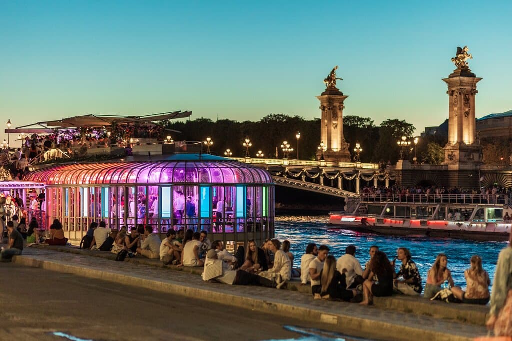 Rosa Bonheur sur Seine, la guinguette deuxième du nom dans le quartier des Invalides vous accueille toute l'année.  (crédit LeViet.photography)