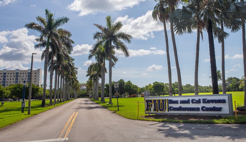 Welcome entrance 