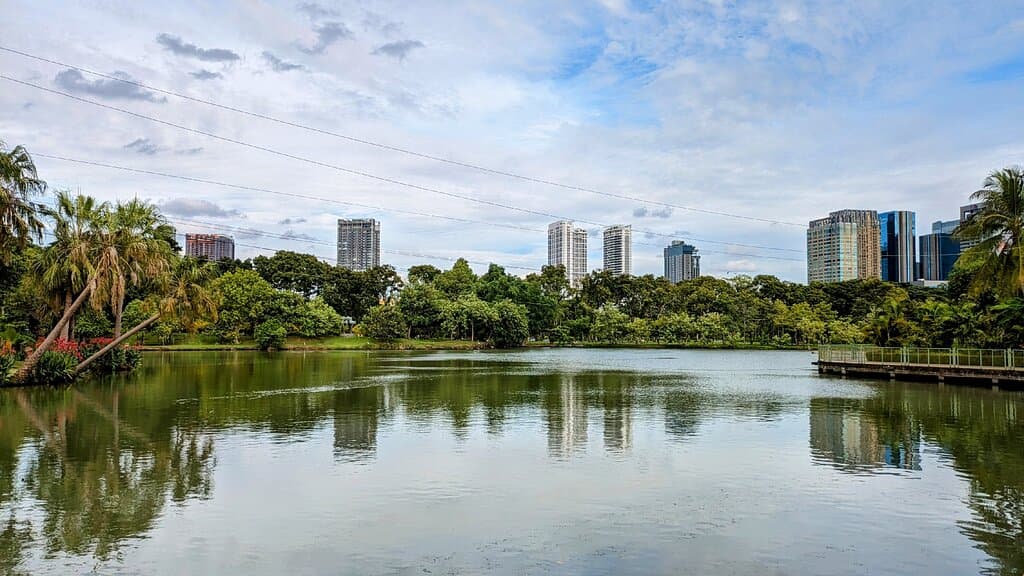 Rot Fai Park