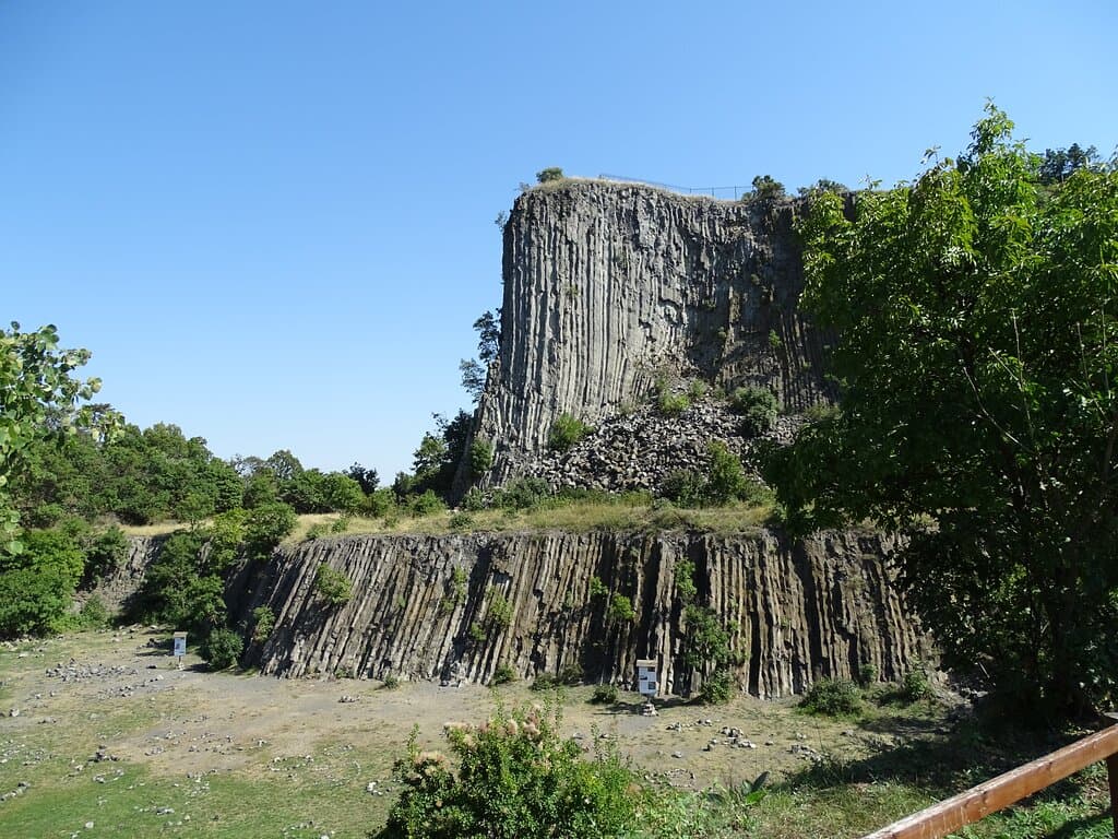Hegyestü