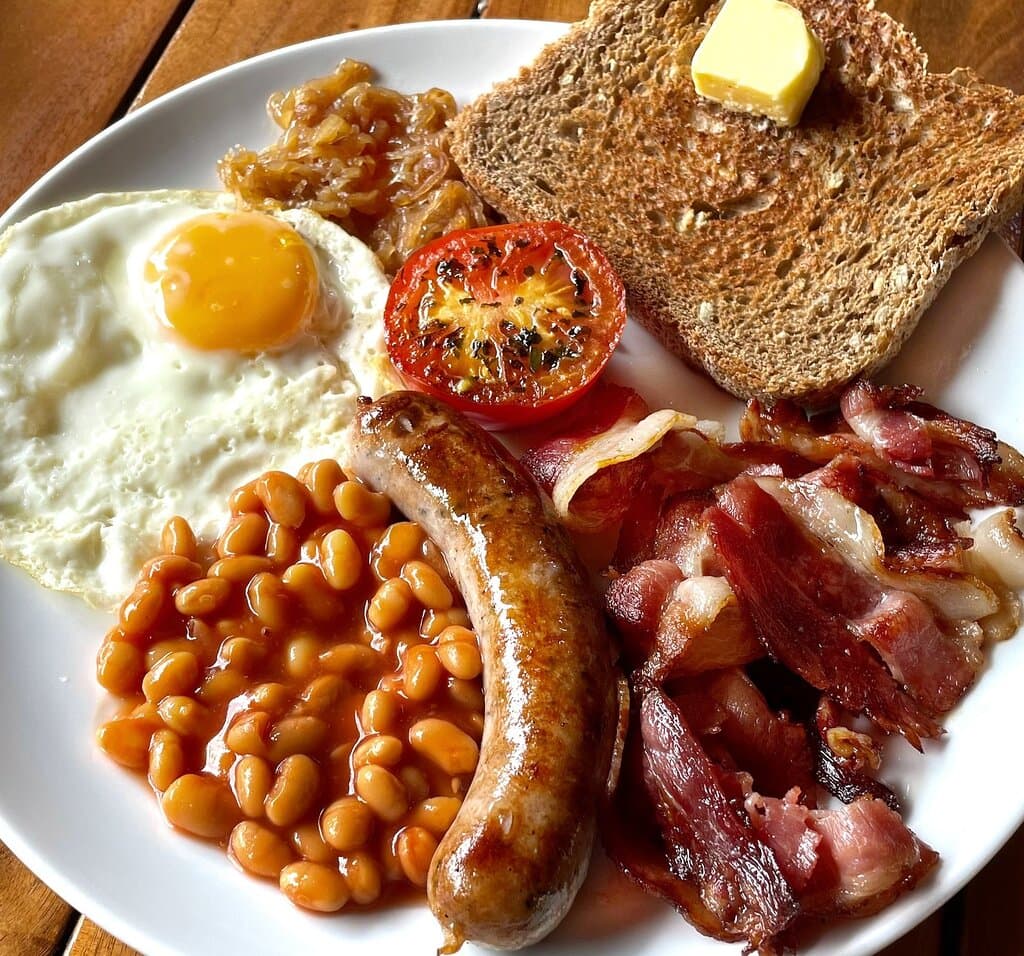 English breakfast (new sausage type) with brown sourdough bread
