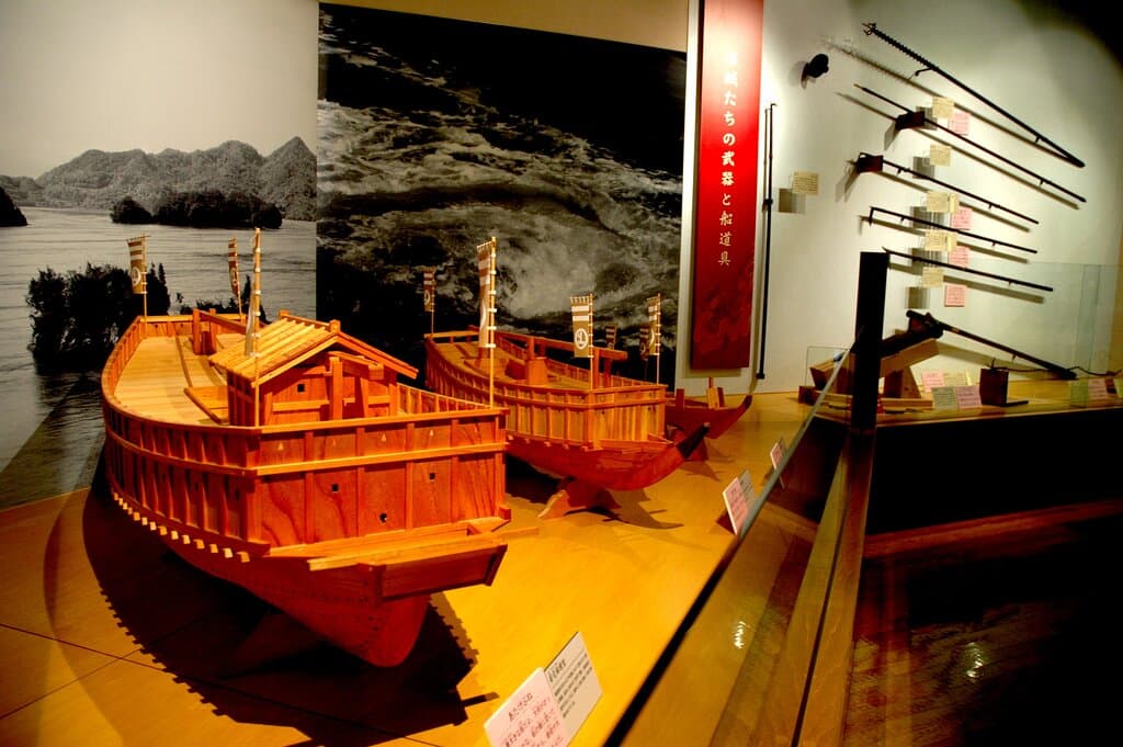 展示室では、瀬戸内海における能島村上海賊の活躍を、実物資料やレプリカ・映像・模型・写真・キッズパネルなどで、楽しくわかりやすく学ぶことができます