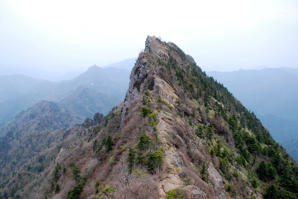 標高1,982m、西日本最高峰の石鎚山