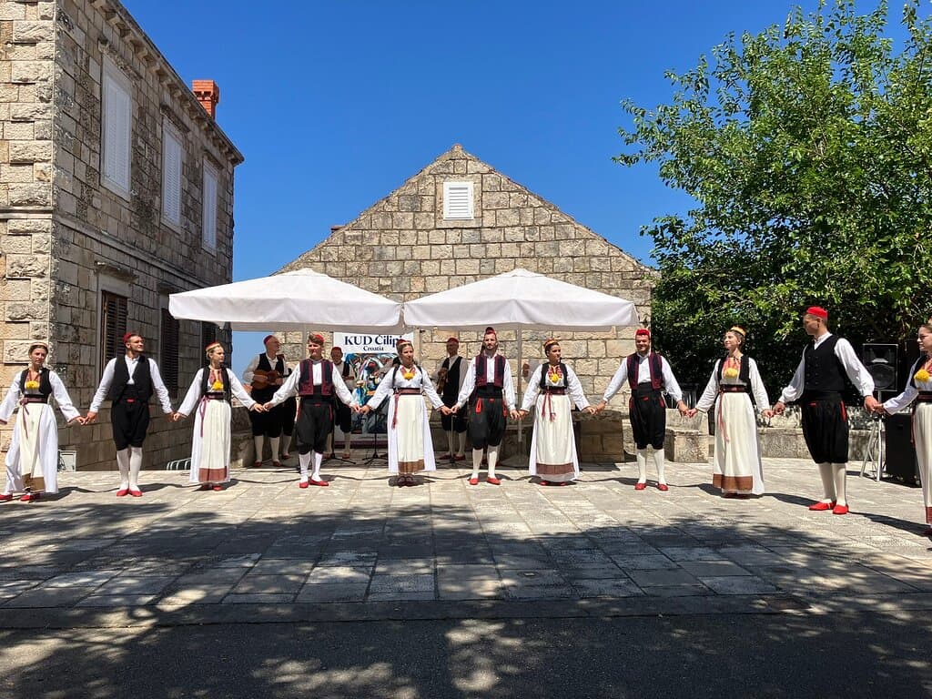 Čilipi Folklore and Market Sundays