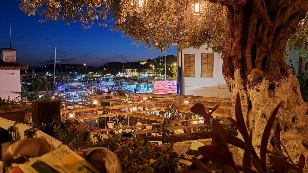 Ehlikeyf Meyhanesi Kaş