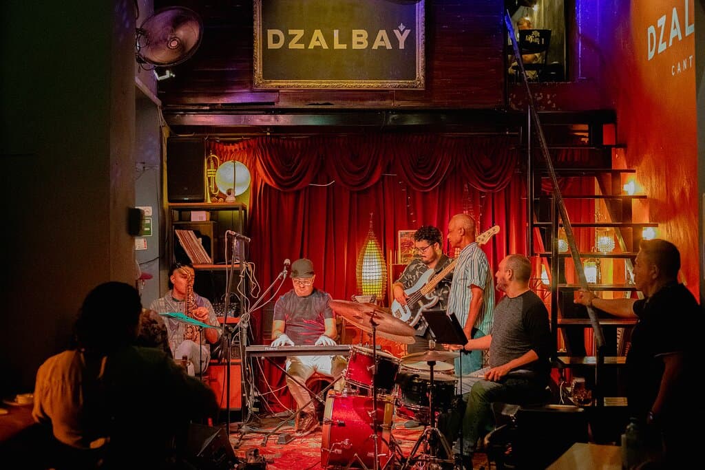 Live music daily. Mostly jazz, funk, soul, blues 