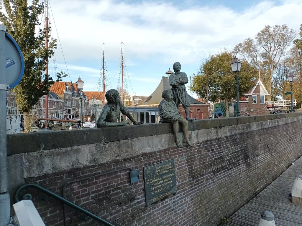 Scheepsjongens van Bontekoe Statue