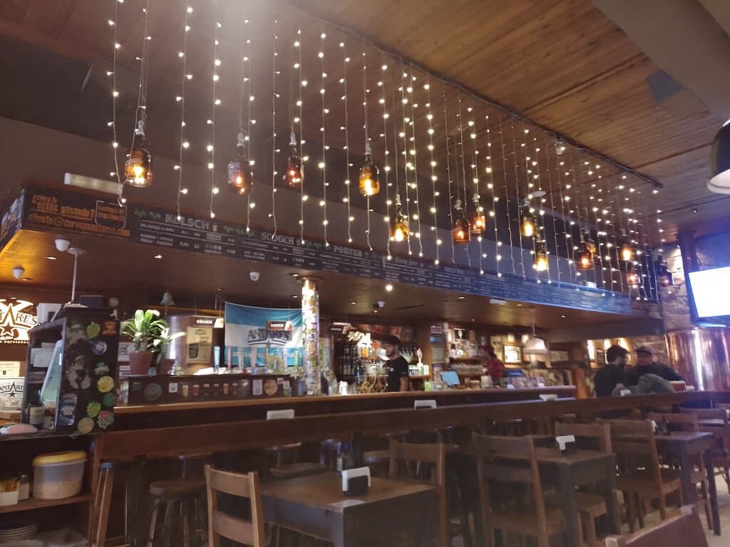 Salón y Barra 
