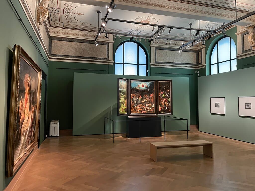 Academy of Fine Arts (6) 