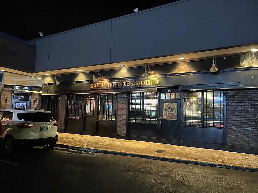Kailua Town Pub and Grill