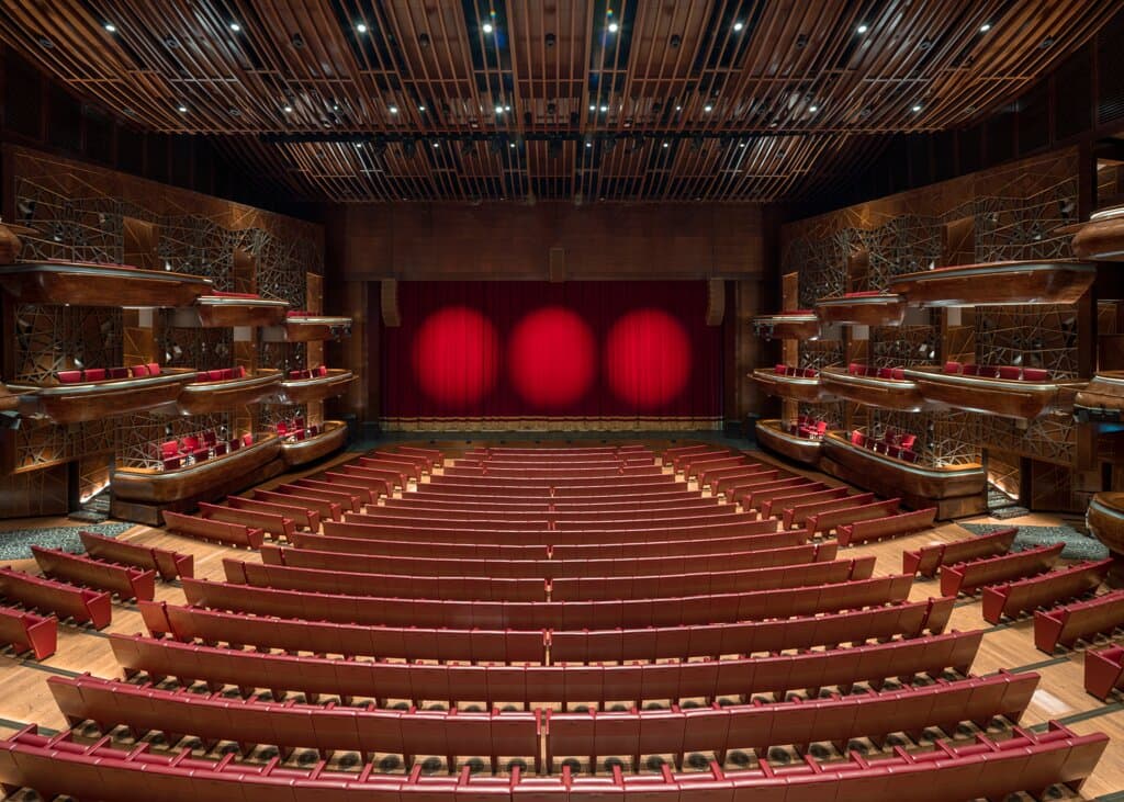 2,000 seats, 2,000 perspectives.
Dive into the magic at #DubaiOpera, where every view unfolds a unique story in a symphony of comfort.