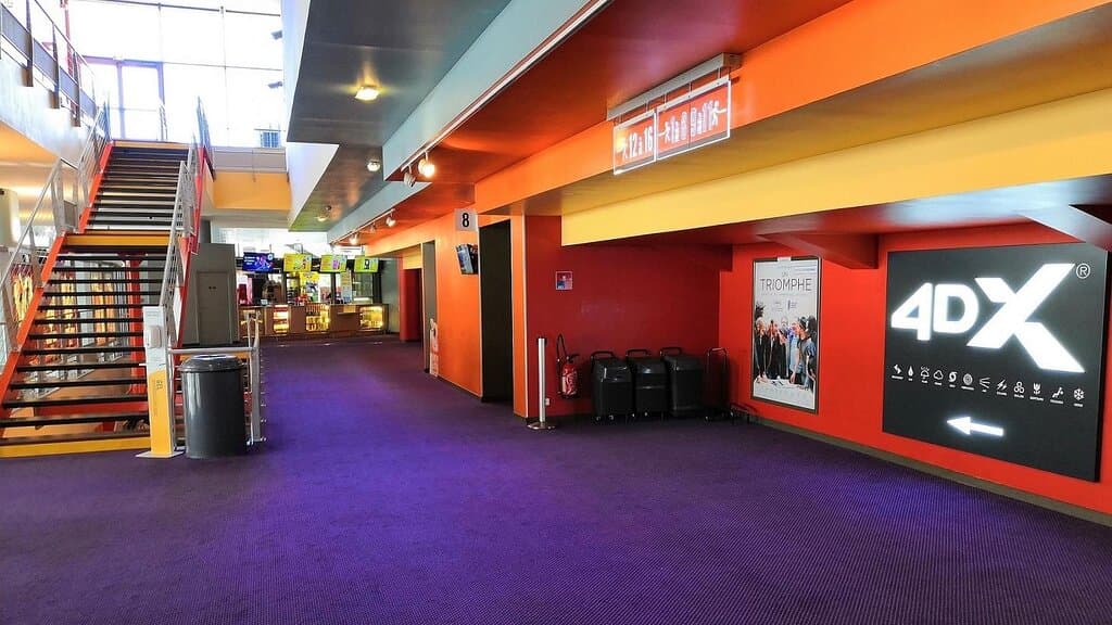 Situé au coeur de la ville, place de La Liberté, le Multiplexe Liberté vous accueille 365 jours par an pour vivre vos émotions intensément ! Profitez-en pour découvrir l'expérience 4DX ! Avant ou après votre séance, prolongez votre expérience dans les espaces conviviaux à votre disposition en profitant de notre large offre de confiseries et de boissons.