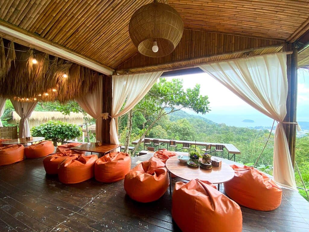 Original Phuket taste ,good view ,5 minutes form Kata beach , Organic farm