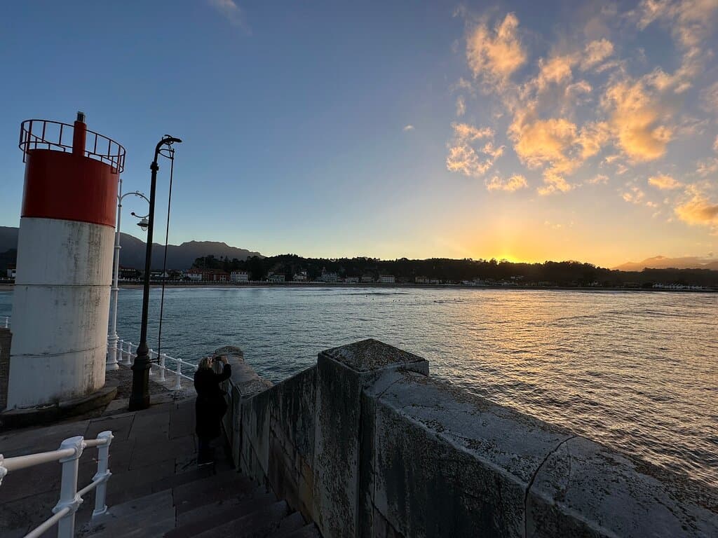 Paseo de la Grúa Mingote Panels