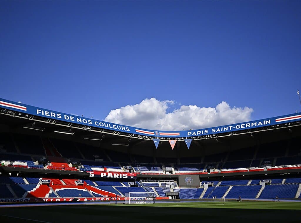 Découvrez le Parc des Princes, le stade emblématique du Paris Saint-Germain !