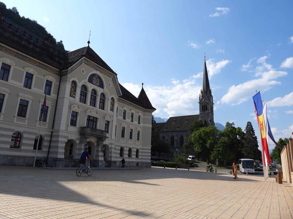 Parliament and the Cathedral 