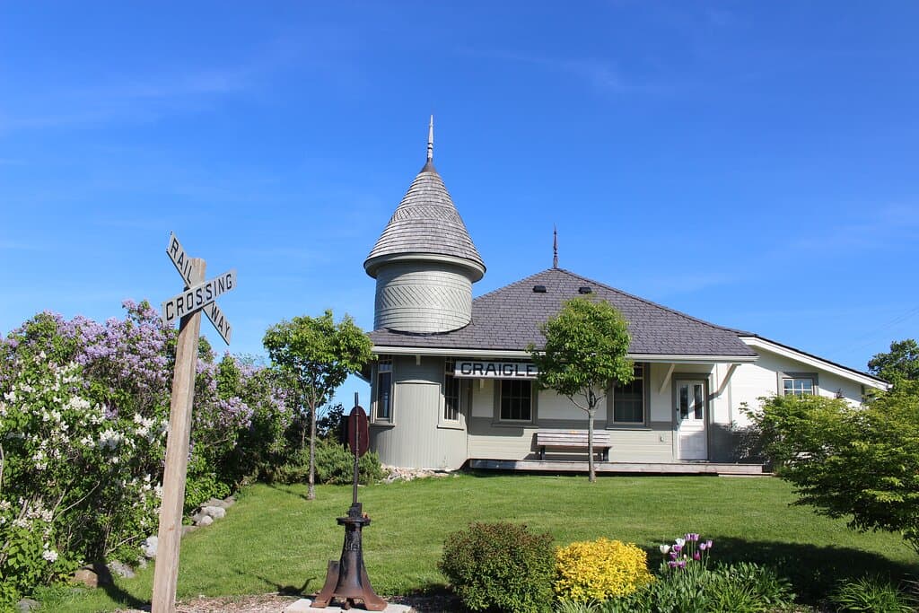 Exterior of the Craigleith Heritage Depot