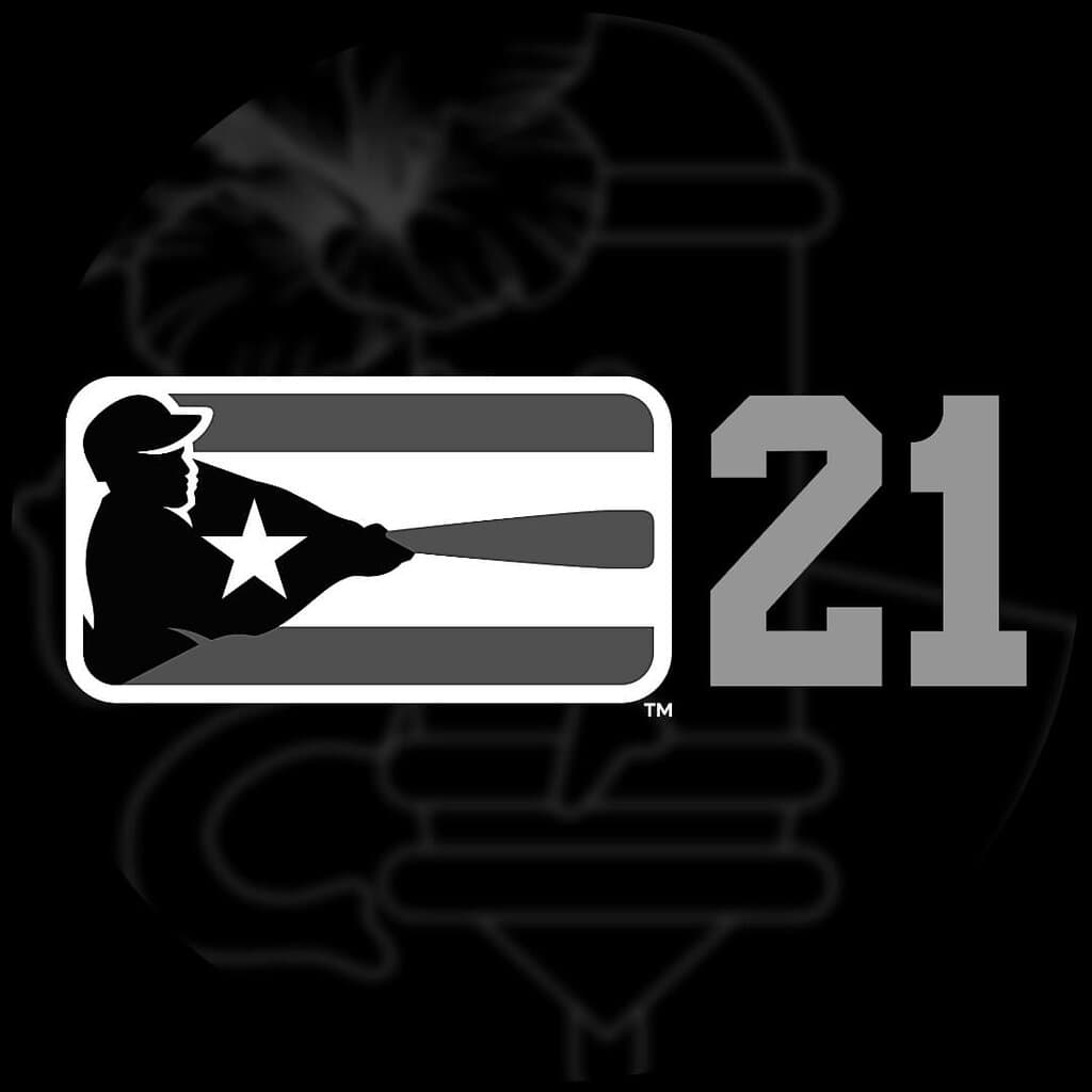  Santurce es una zona de moda que alberga el Museo de Arte de Puerto Rico, en un edificio neoclásico con un jardín de esculturas, y el Museo de Arte Contemporáneo, ubicado en una gran antigua escuela. Coloridos murales cubren los edificios alrededor de la Calle Cerra. El Centro de Bellas Artes presenta ópera, teatro y conciertos, mientras que la Plaza del Mercado tiene una animada vida nocturna. Los hoteles y bares se agrupan alrededor de Condado Beach. - Google 