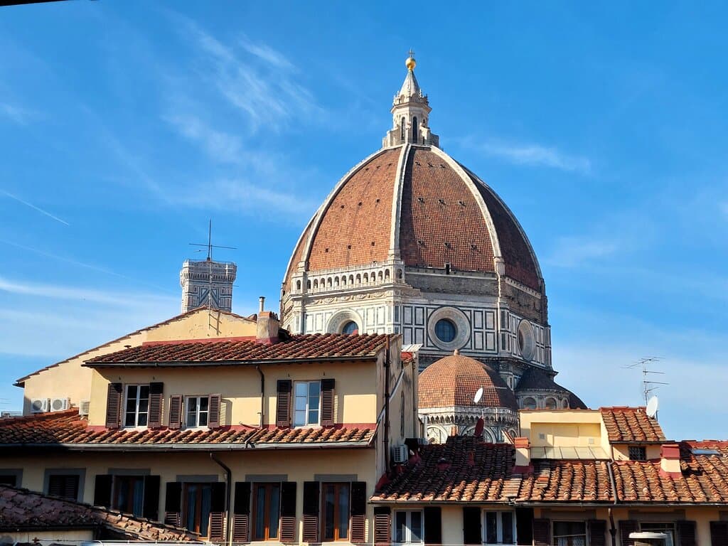 La bella vista della cupola del Brunelleschi dal terzo livello del chiostro del complesso delle Oblate