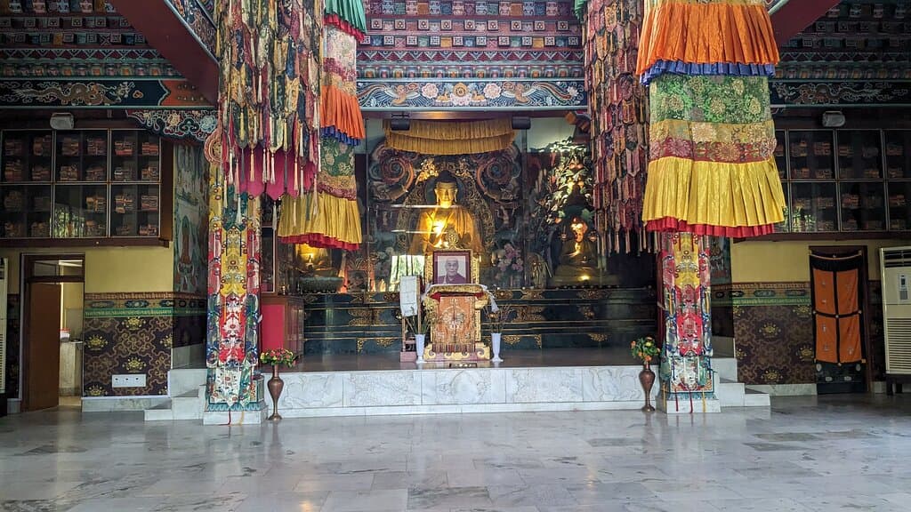 Shechen Tennyi Dargyeling