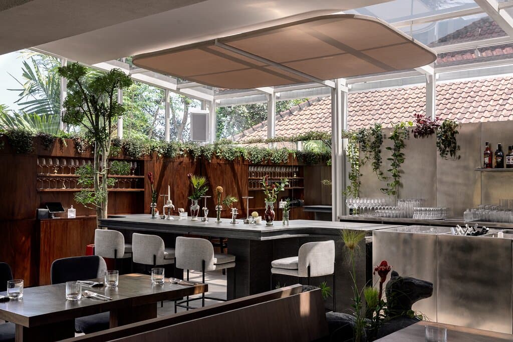 Second floor ambience