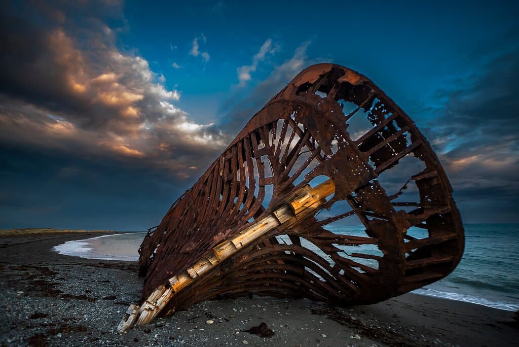 Naufragio del "Embajador" frente a las costas del estrecho de Magallanes, Estancia San Gregorio, Chile