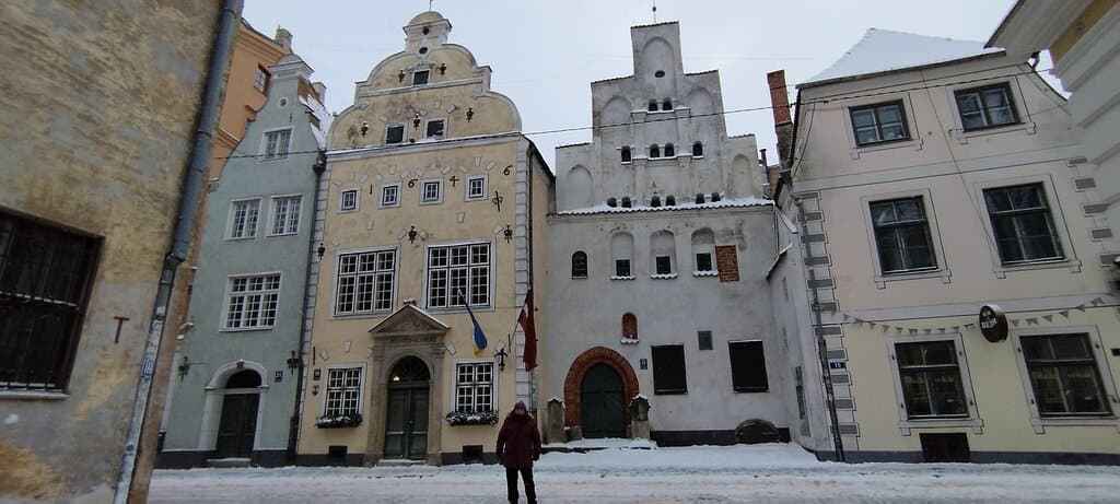 tre fratelli ed un turista assiderato
