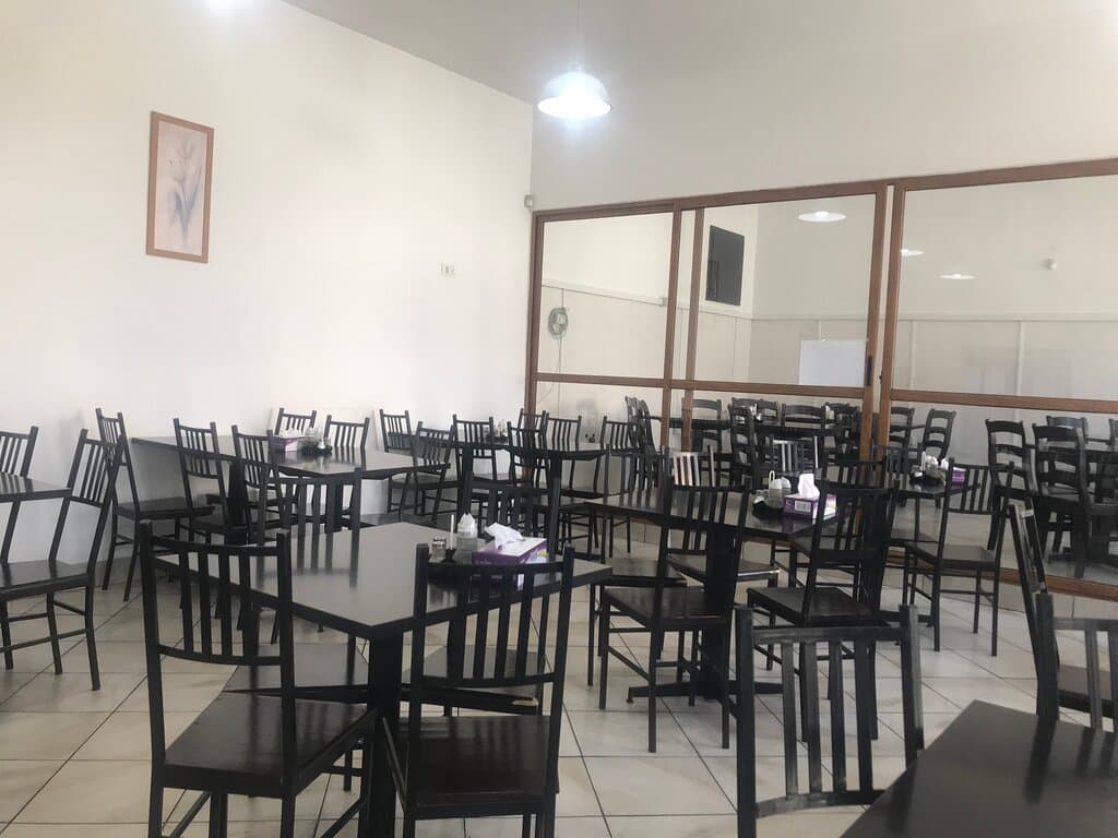 Mihaela's Autoservire