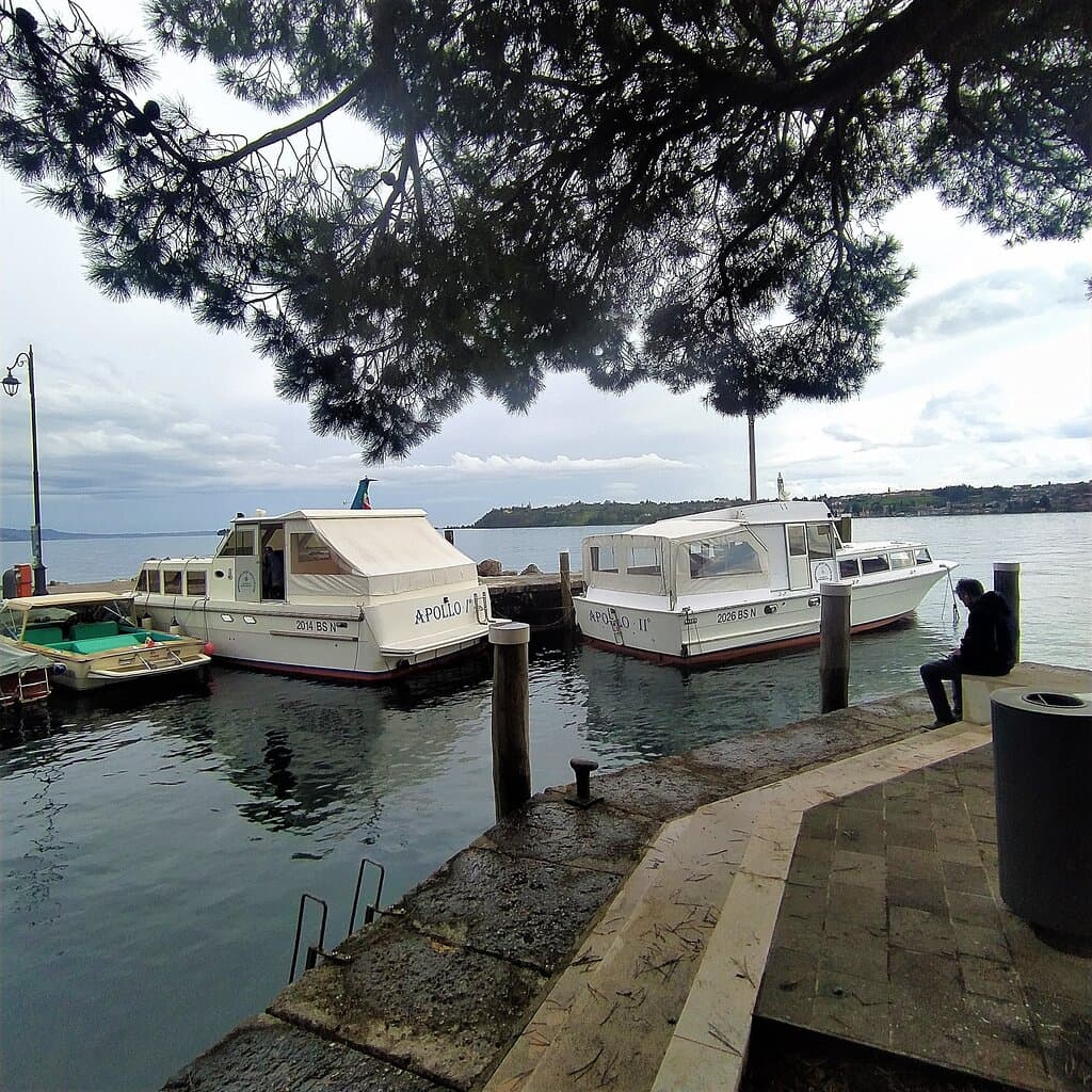 LE BARCHE PER ESCURSIONIE TOUR ORMEGGIATE NEL PORTO