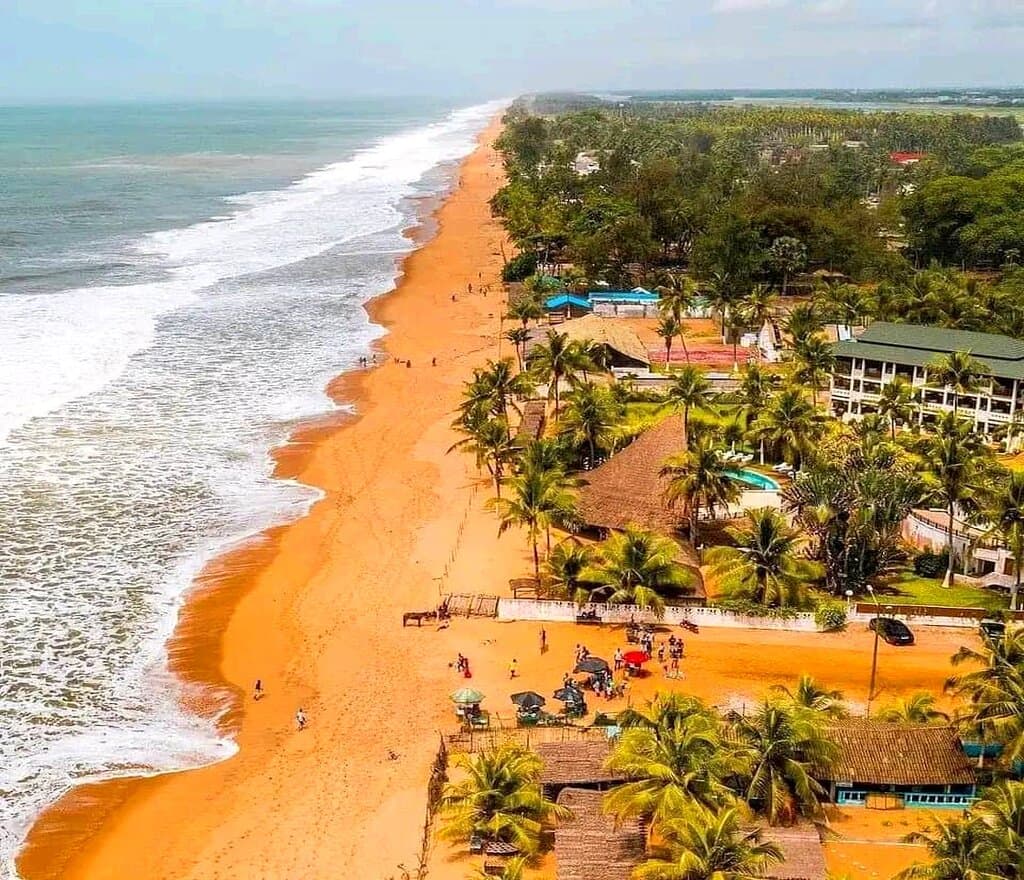 PLAGE DE GRAND BASSAM PARTIE OUEST