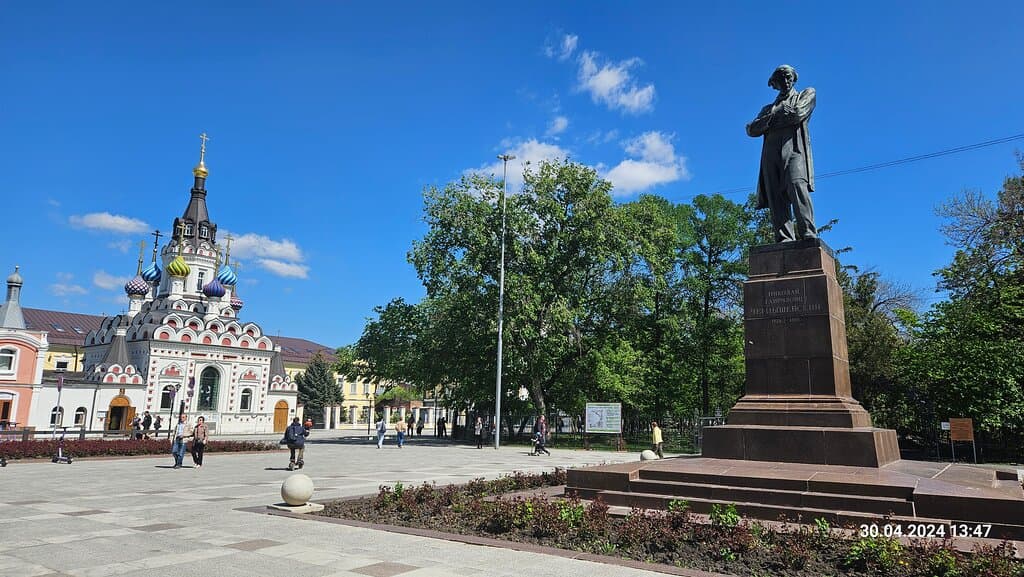 Саратов. Памятник Н.Г.Чернышевскому. Апрель 2024 года 