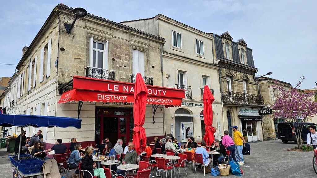 Bar Nansouty: bustling as almost always!