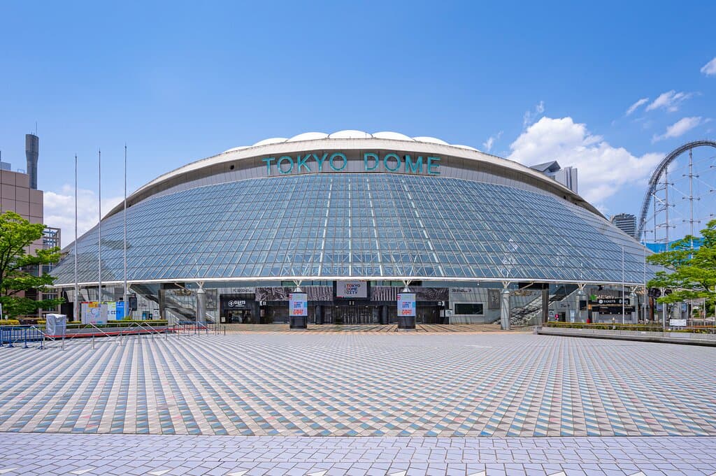 東京ドームは日本初の全天候型多目的スタジアムです。1988年の開業以来、野球はもちろん、コンサートや展示会など年間を通して多種多様なビッグイベントが開催されています。
