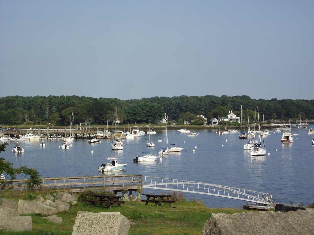 ME - KITTERY POINT - PEPPERRELL COVE FROM FORT MCCLARY