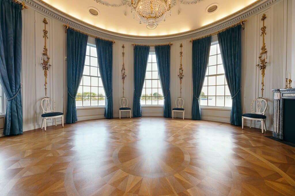 De blikvanger van het museum: de Maaskamer. Met uitzicht op het drierivierenpunt.  