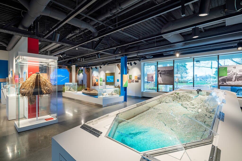 Ask for a demonstration of our entertaining and interactive water table.