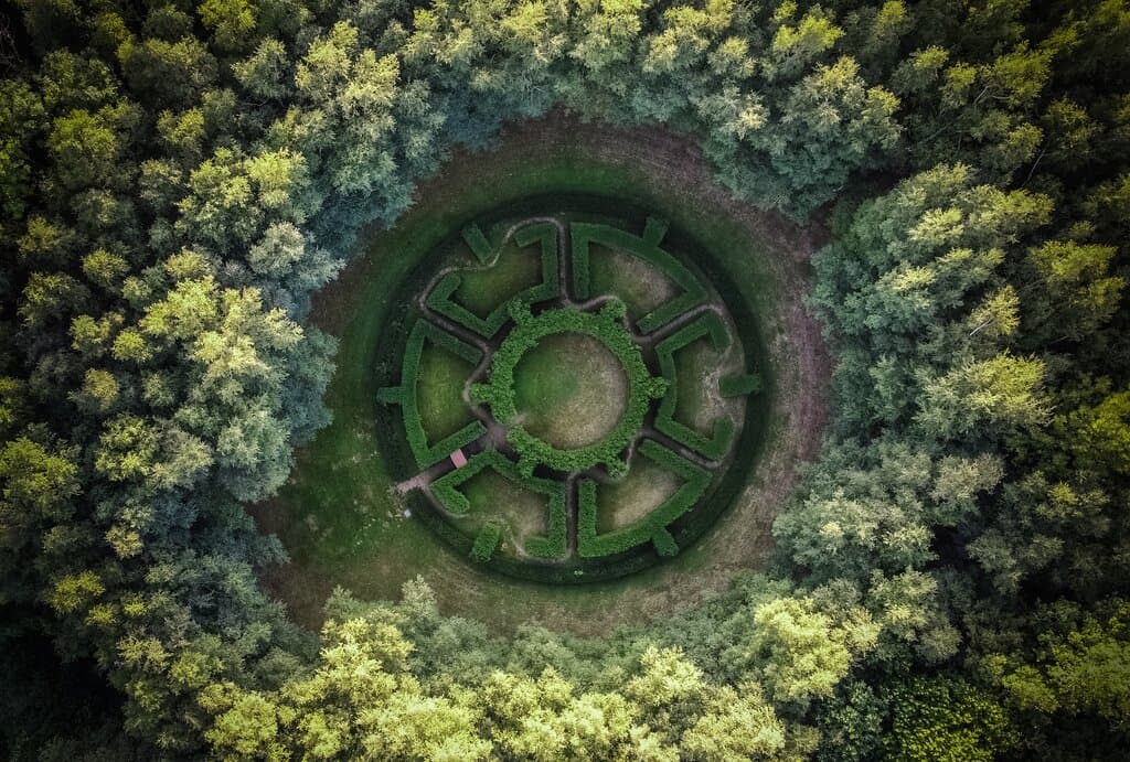 Jardin du cosmos, labyrinthe de buis, cercle de bouleaux @G Legendre