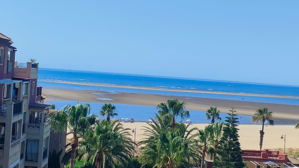 Apartamento 2 habitaciones ! Capacidad para 5 personas ! Apartamento reformado y adaptado Para personas como n movilidad reducida ! 1 semana : 1100 € 15 días : 1900 € 1 mes : 3200€