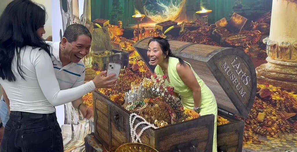 Family having fun at iArtS Museum