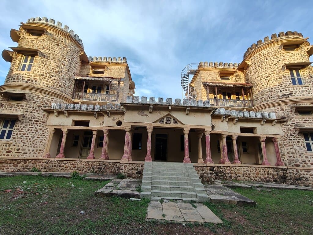 George castle inside the park