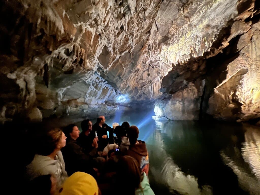 Penn's Cave & Wildlife Park