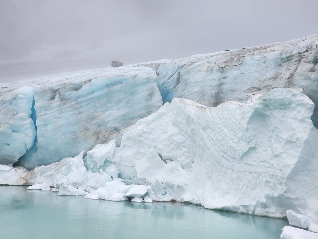 Glaciar ojo del Albino en Verano