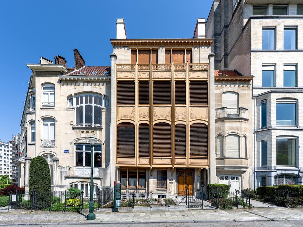 Hotel van Eetvelde et ses annexes, conçu par Victor Horta (1895-1901).
Hotel van Eetvelde en bijgebouwen, ontworpen door Victor Horta (1895-1901).
©️Luc & Laurent Viatour