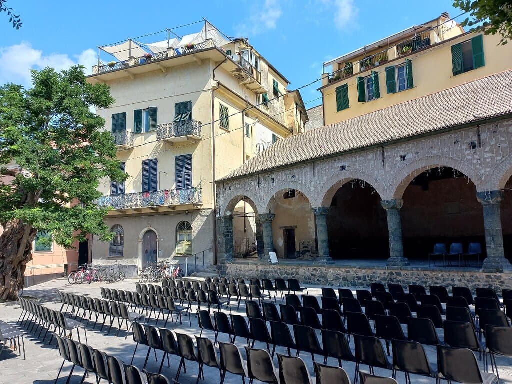 Levanto. Loggia Comunale. (2.8.24).