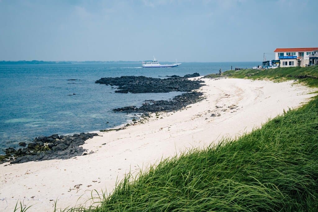 Hongjodangoe (Coralsand beach)
