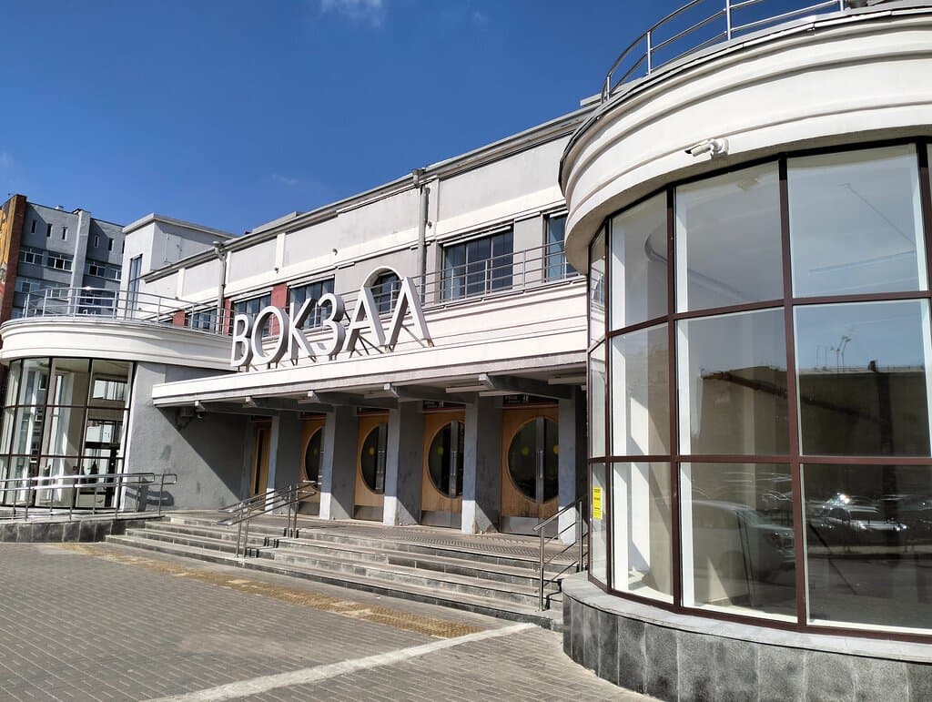 Центральный вход