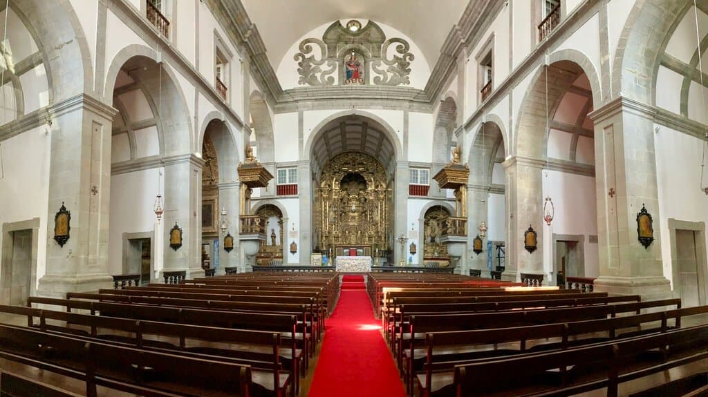 Dans une des magnifiques églises de Horta